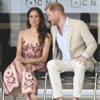 El Príncipe Harry y Meghan Markle en el Centro Nacional de las Artes Delia Zapata en Colombia