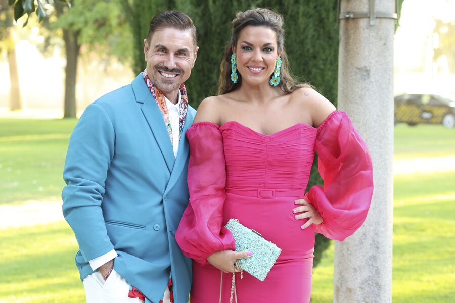 Miguel Ángel Nicolás y Adriana Dorronsoro en la boda de Antonio Rossi y Hugo Fuertes