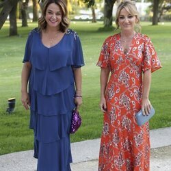 Toñi Moreno y Sandra Aladro en la boda de Antonio Rossi y Hugo Fuertes