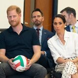 El Príncipe Harry y Meghan Markle visitando al el Equipo de Colombia del Invictus Games