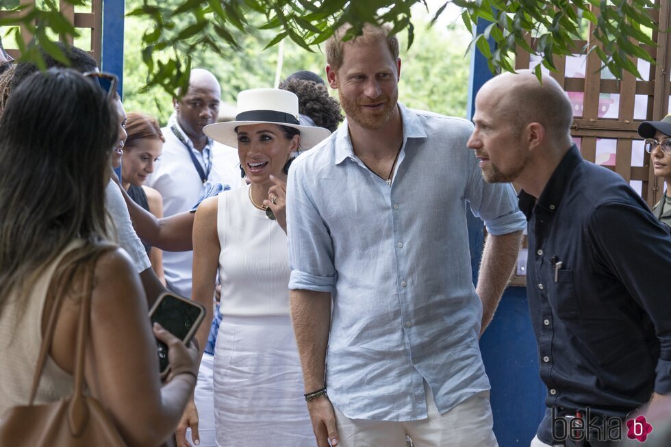 El Príncipe Harry y Meghan Markle en San Basilio de Palenque en Colombia