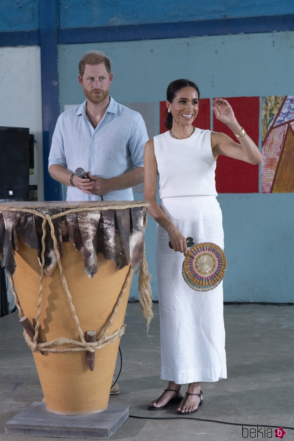 El Príncipe Harry y Meghan Markle durante su visita al pueblo de San Basilio de Palenque en Colombia