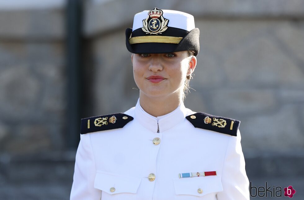 Primer plano de la Princesa Leonor a su llegada a la Escuela Naval de Marín, en Pontevedra