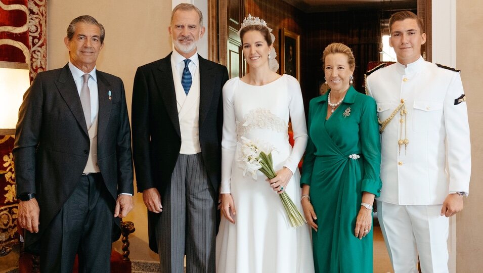 Victoria López-Quesada en su boda junto al Rey Felipe VI, sus padres y su hermano Pedro López-Quesada