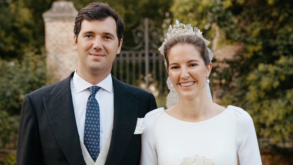 Victoria López-Quesada y Enrique Moreno de la Cova en su boda