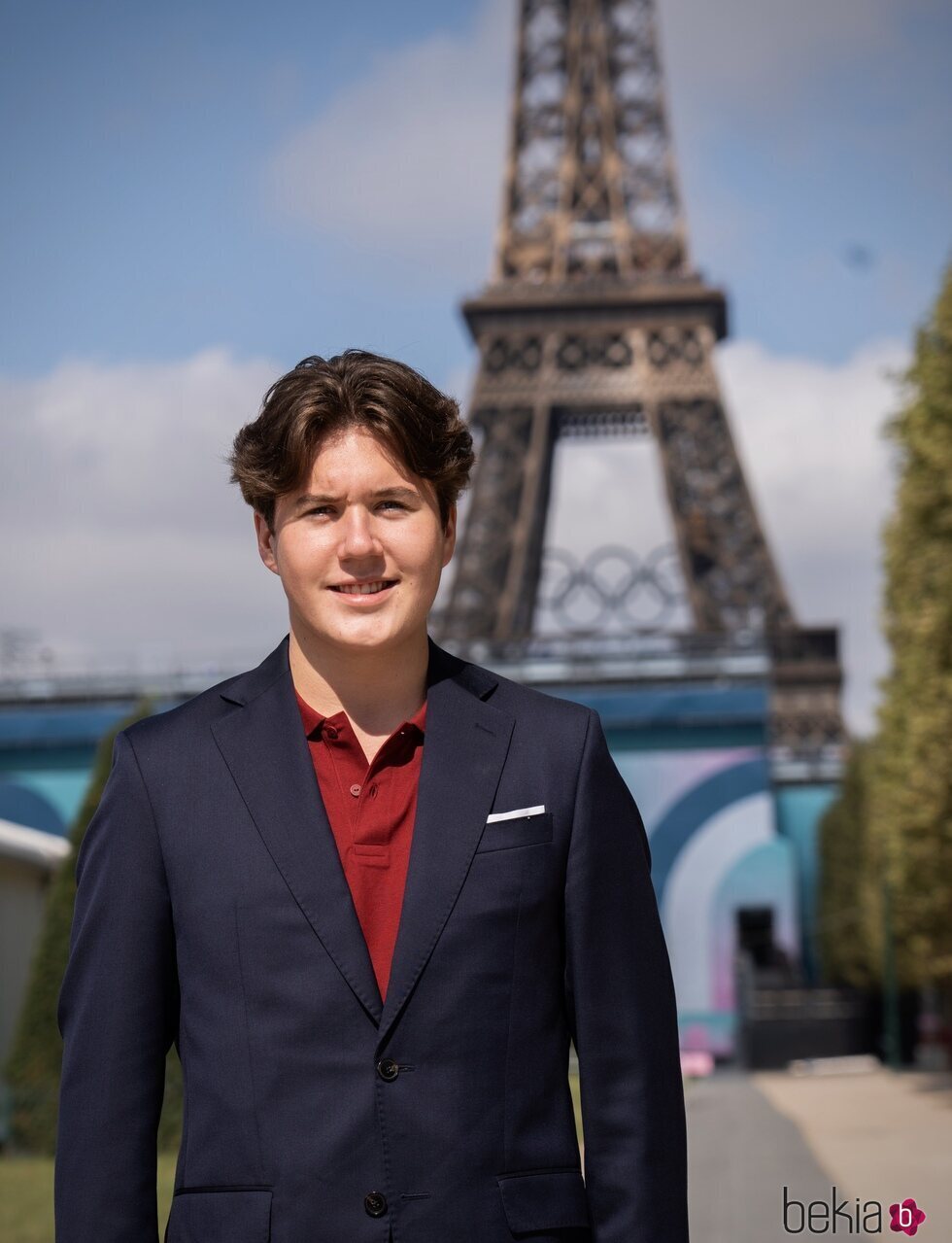 Christian de Dinamarca con la Torre Eiffel en los Juegos Paralímpicos de París 2024