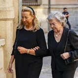 Ana de Orleans y Cristina de Borbón-Dos Sicilias en el funeral de Juan Gómez-Acebo