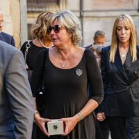 Simoneta Gómez-Acebo y Nadia Halamandari en el funeral de Juan Gómez-Acebo