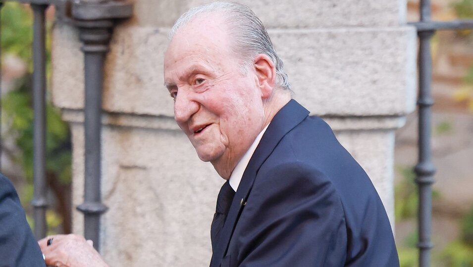 El Rey Juan Carlos en el funeral de Juan Gómez-Acebo