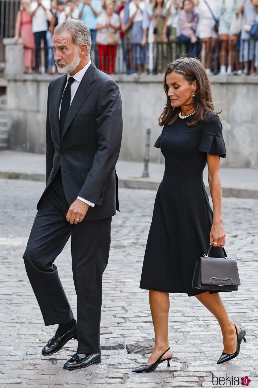 Los Reyes Felipe y Letizia en el funeral de Juan Gómez-Acebo