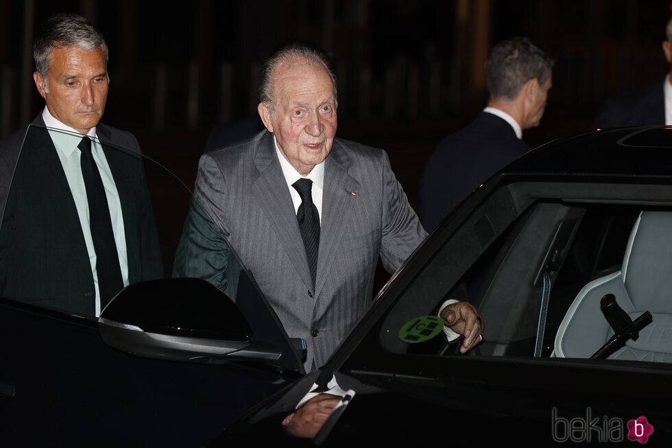 El Rey Juan Carlos en la misa funeral de Alejandro Fernández de Araoz