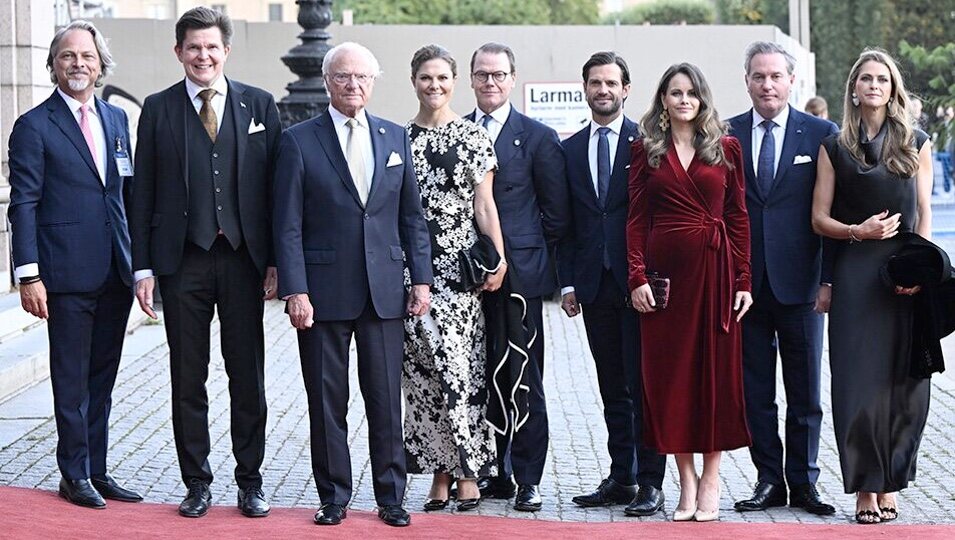 La Familia Real Sueca en la Apertura del Parlamento con el Presidente del Riksdag