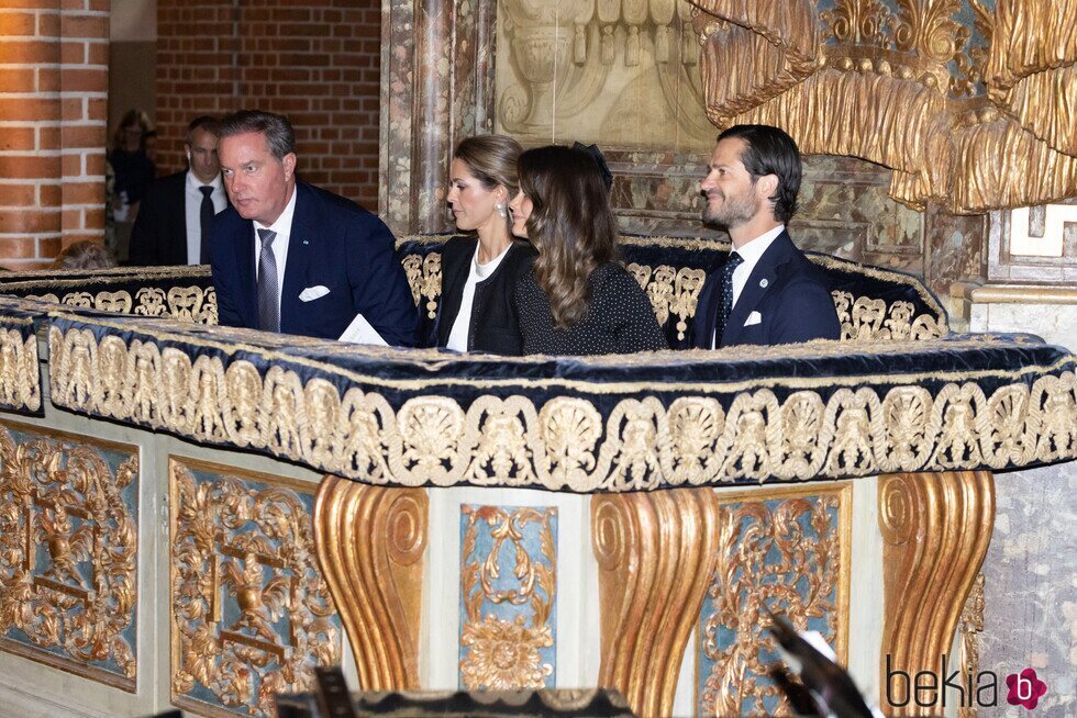 Magdalena de Suecia y Chris O'Neill y Carlos Felipe y Sofia de Suecia en la Apertura del Parlamento Sueco 2024