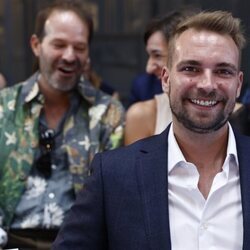 José María Almoguera, sonriente en el front row del desfile de Félix Ramiro