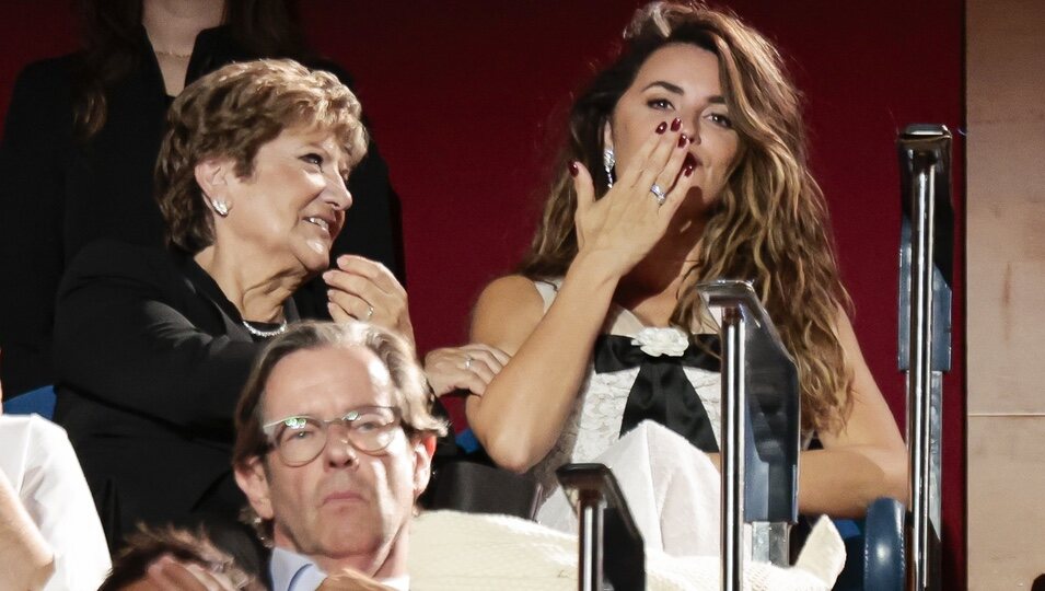 Penélope Cruz se emociona con las palabras de Javier Bardem tras recibir el Premio Donostia