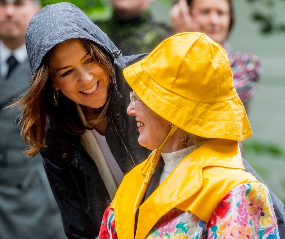 Mary de Dinamarca y Margarita de Dinamarca en un momento cómplice