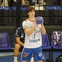 Pablo Urdangarin jugando un partido de balonmano en Granollers