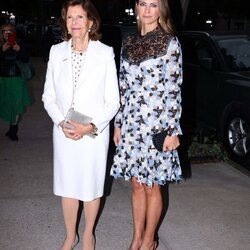 Silvia de Suecia y Magdalena de Suecia en una cena en Nueva York por el 25 aniversario de la World Childhood Foundation