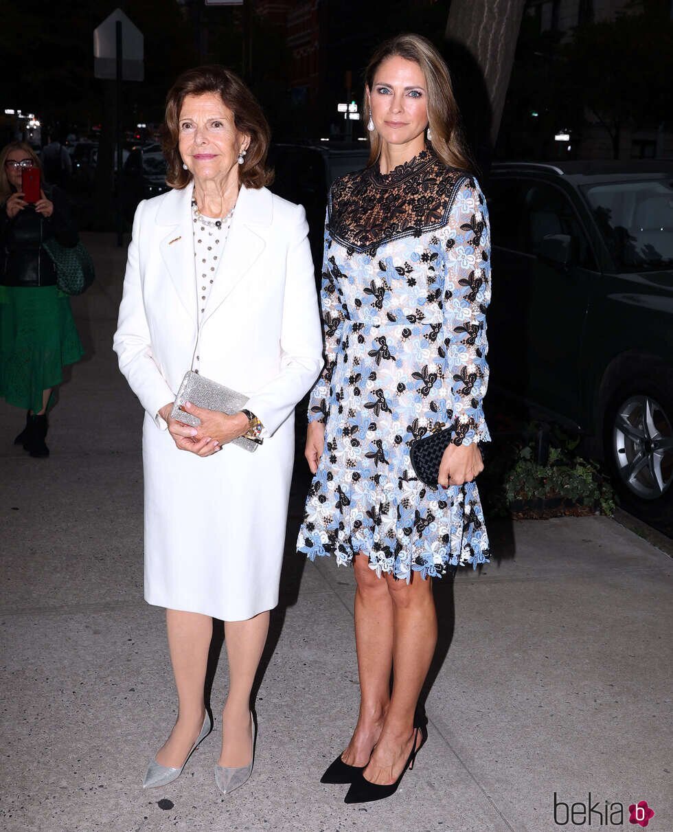 Silvia de Suecia y Magdalena de Suecia en una cena en Nueva York por el 25 aniversario de la World Childhood Foundation