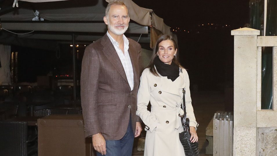 Los Reyes Felipe y Letizia, de cena en Combarro tras su encuentro con el Rey Juan Carlos y la Princesa Leonor