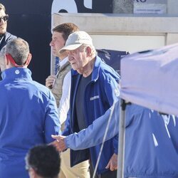 El Rey Juan Carlos en las regatas de Sanxenxo tras su encuentro con los Reyes Felipe y Letizia y la Princesa Leonor