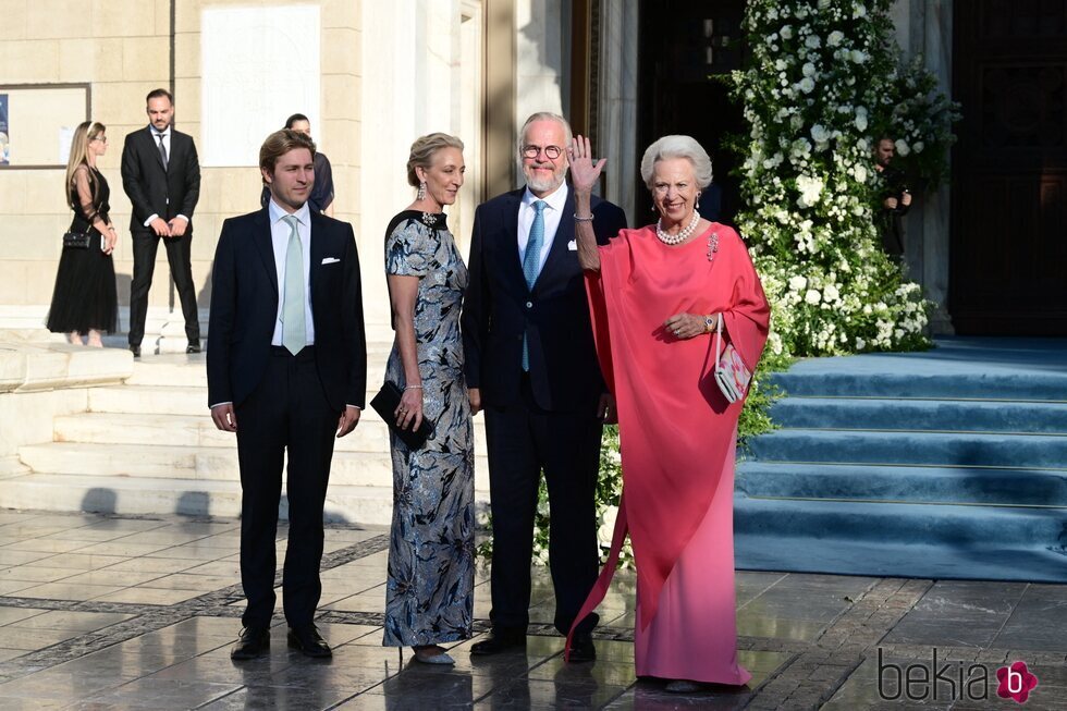 La Princesa Benedicta de Dinamarca y su familia durante la boda de Theodora de Grecia