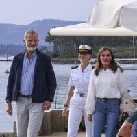 Los Reyes Felipe y Letizia y la Princesa Leonor tras un almuerzo en Carril, Vilagarcía de Arousa