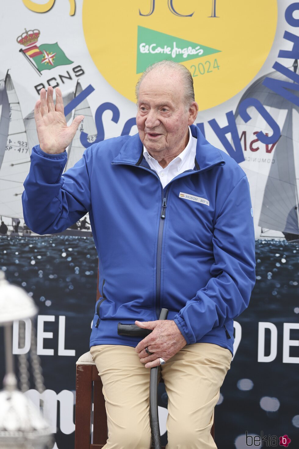 El Rey Juan Carlos en la entrega de la primera medalla de oro de la Real Federación Gallega de Vela