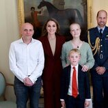 El Príncipe Guillermo y Kate Middleton con Liz Hatton y su familia en Windsor Castle