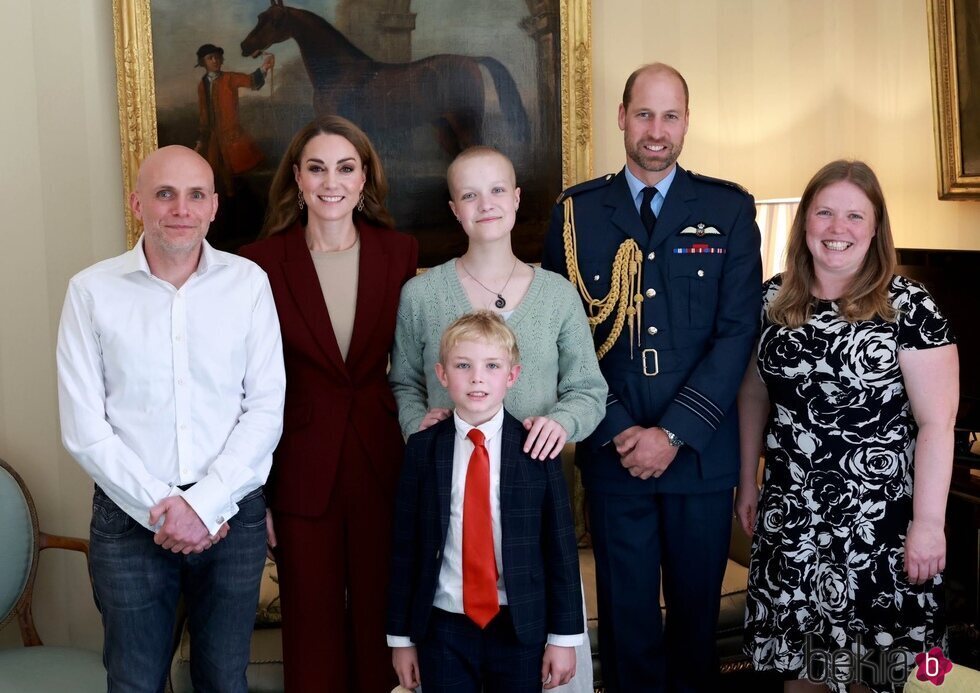 El Príncipe Guillermo y Kate Middleton con Liz Hatton y su familia en Windsor Castle