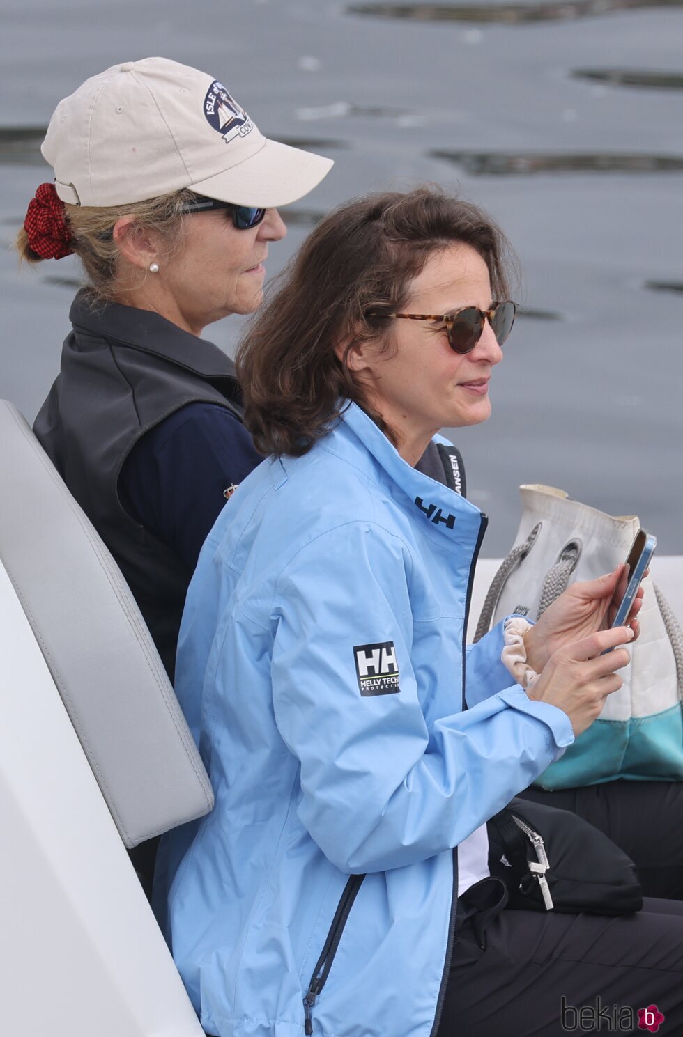 La Infanta Elena y Laurence Debray en las regatas de Sanxenxo