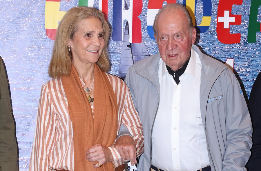 El Rey Juan Carlos y la Infanta Elena en la cena de clausura del Trofeo Xacobeo