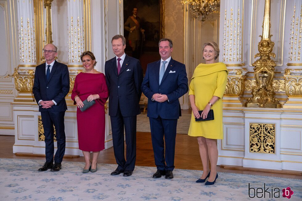 El Primer Ministro de Luxemburgo y la Familia Gran Ducal en la ceremonia en la que Guillermo de Luxemburgo se convirtió en Lugarteniente