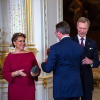 Guillermo de Luxemburgo recibe las felicitaciones de su familia tras convertirse en Lugarteniente Representante