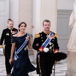 Federico de Dinamarca y Mary de Dinamarca con la Tiara Pearl Poire en la cena por la Visita de Estado de la Presidenta de Islandia a Dinamarca