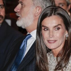 Primer plano de la Reina Letizia en los Premios Nacionales de Cultura 2022-2023