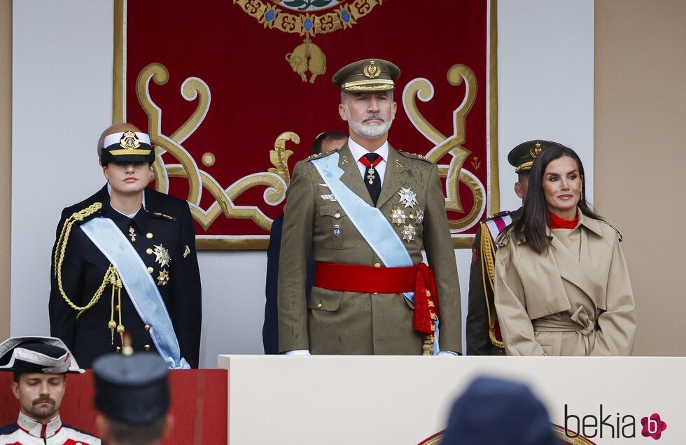 El Rey Felipe, la Reina Letizia y la Princesa Leonor en el desfile del Día de la Hispanidad 2024