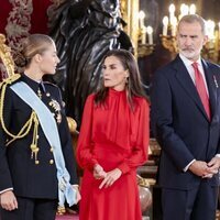 La Reina Letizia charla con la Princesa Leonor en la recepción oficial por el Día de la Hispanidad 2024