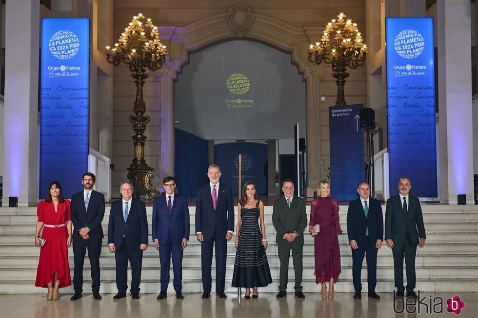 Ernest Urtasun, Salvador Illa, los Reyes Felipe y Letizia, José Crehueras y Columna Martí en el Premio Planeta 2024