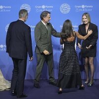 La Reina Letizia felicita a Beatriz Serrano como finalista del Premio Planeta 2024