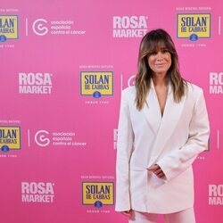 Isabel Jiménez en la inauguración del  Rosa Market para apoyar la lucha contra el cáncer de mama