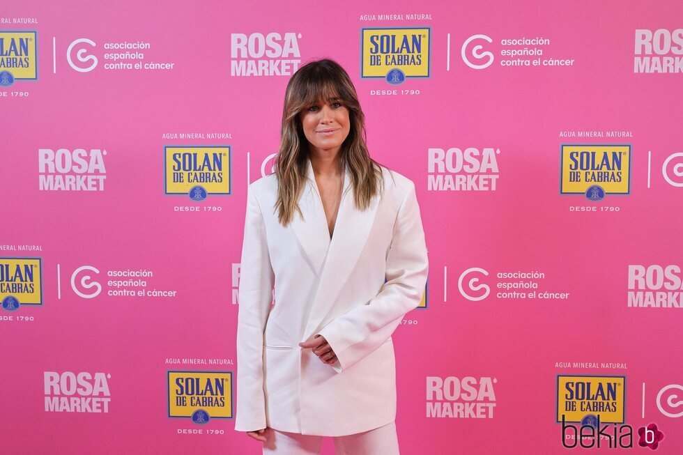 Isabel Jiménez en la inauguración del  Rosa Market para apoyar la lucha contra el cáncer de mama