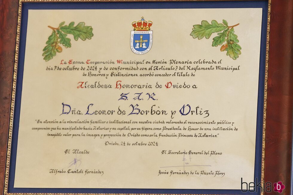 Diploma de la Princesa Leonor como Alcaldesa Honoraria de Oviedo