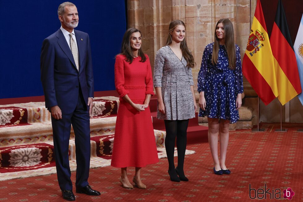 Los Reyes Felipe y Letizia, la Princesa Leonor y la Infanta Sofía en la audiencia previa a los Premios Princesa de Asturias 2024