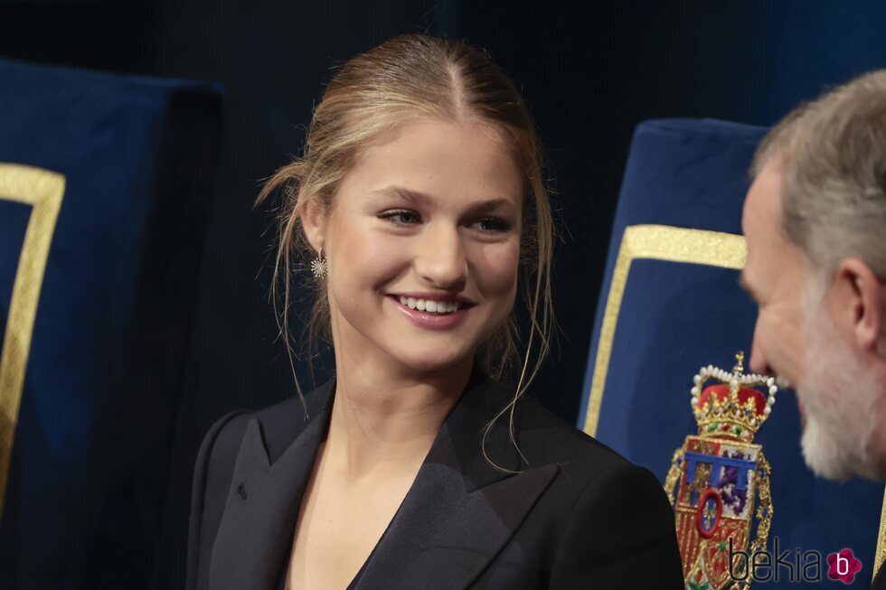 La Princesa Leonor, muy sonriente durante la gala de los Premios Princesa de Asturias 2024