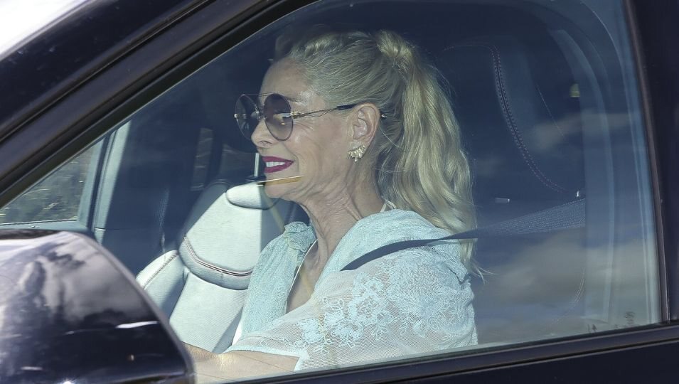 Belén Rueda llegando a la boda de Ana Guerra y Víctor Elías