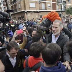 El Rey Felipe VI en medio de los disturbios de Paiporta