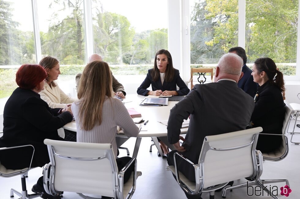 La Reina Letizia en una reunión en su despacho sobre la DANA