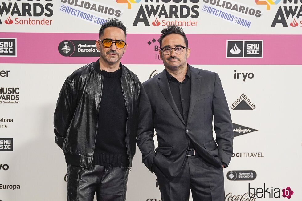 Carlos García Bayona y Juan Antonio Bayona en Los 40 Music Awards en Barcelona