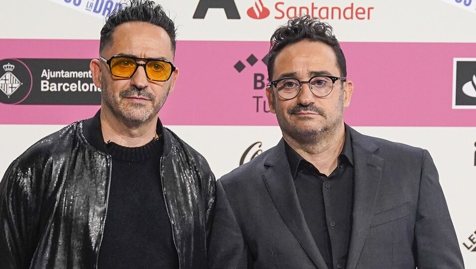 Carlos García Bayona y Juan Antonio Bayona en Los 40 Music Awards en Barcelona